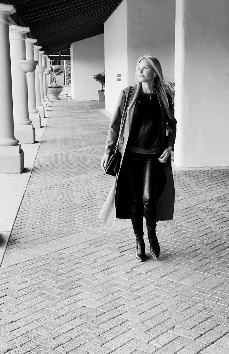 GenaLeeNolin's tweet photo. 🤍🍃🤍 https://t.co/uLMpwy1KWm