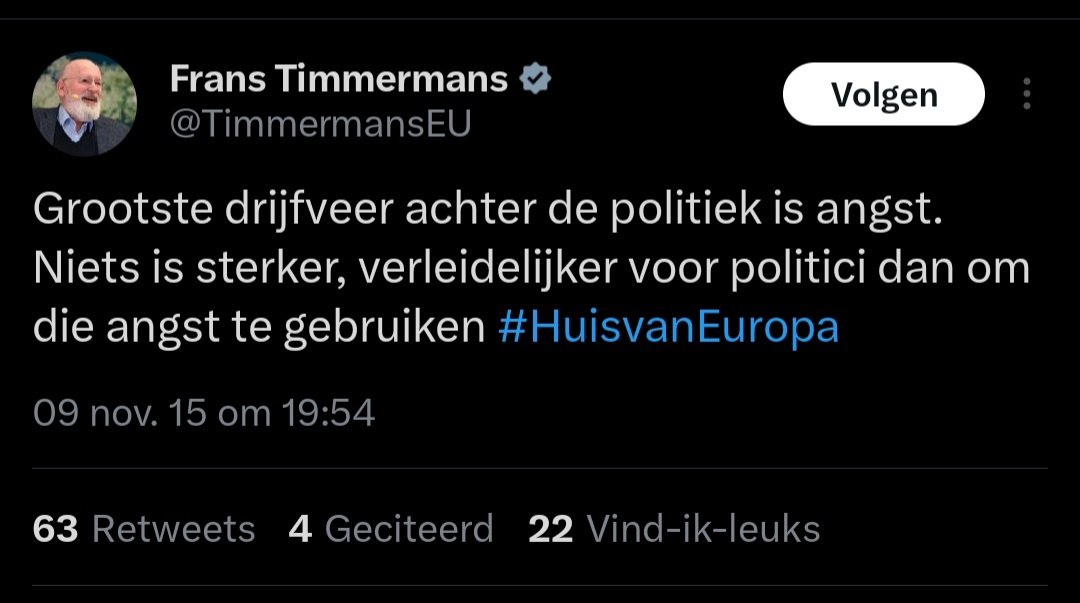 dlingrid89's tweet photo. Voor mij de meest irritante, hypocriete politici op Twitter momenteel @TomvanderLee 
Begint mij aardig de keel uit te hangen, met zijn "groene" premier, die vliegt, energie label E huis heeft, geen zonnepanelen of warmtepomp en bepaald niet vegan is!
‼️ #StopGLPvdA ‼️
 #stemzeweg https://t.co/MmIctLLCTS