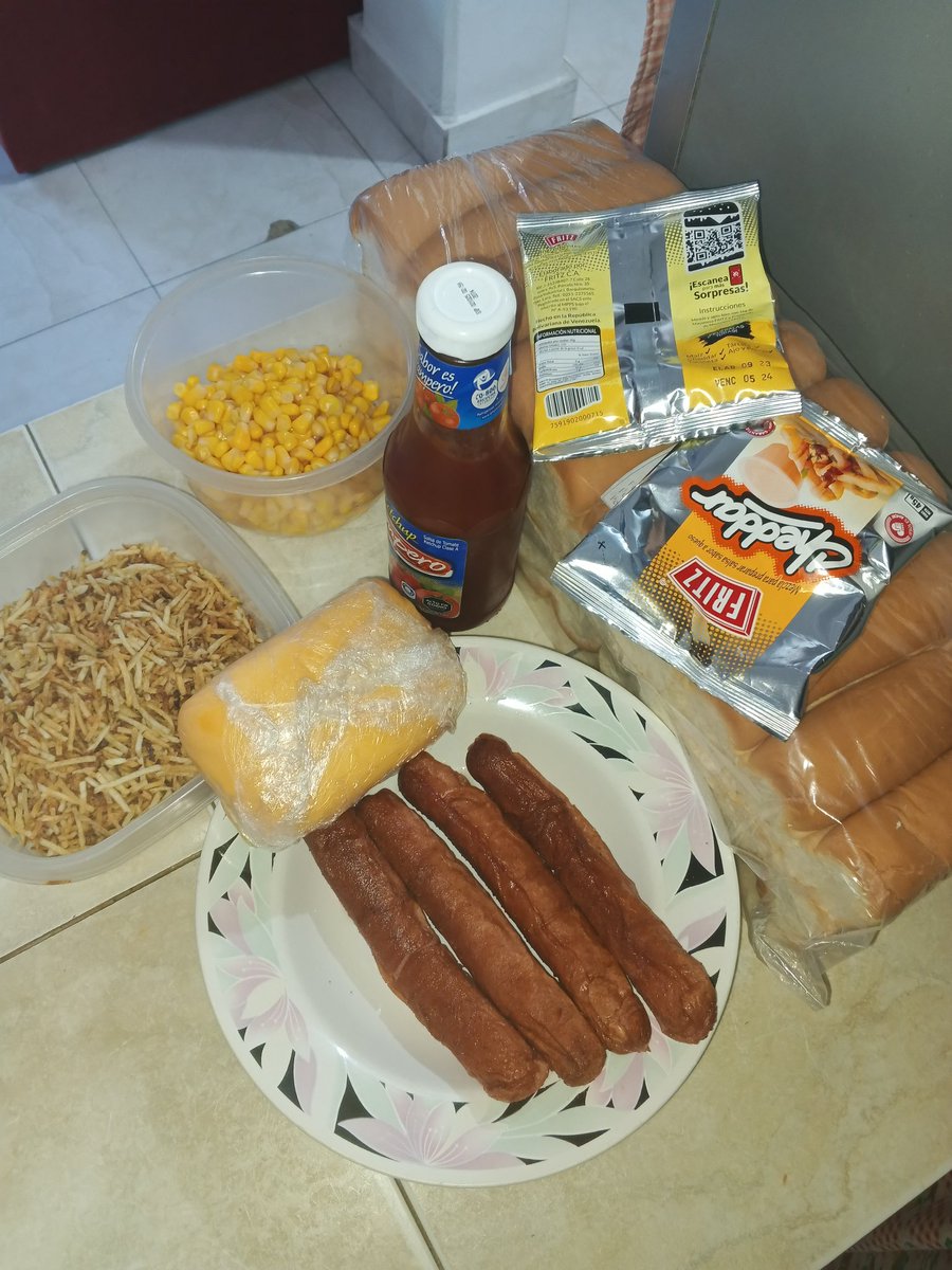 FortizYeneida's tweet photo. #televenesvinotinto todo listo para ver a Venezuela GANAR 👋👋😁🥳 https://t.co/tJpqlw2kWy
