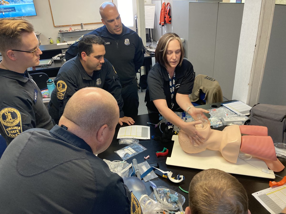 VSPPIO's tweet photo. #VSP SRT Divers, Tact Team members, Exec Protection Troopers, & patrol Troopers spent today working towards their National EMT Certification...which requires approx 160 hours of classroom & practical training. #ValorServicePride #ChallengeYourselfToMakeADifference https://t.co/dLLQrWreCP