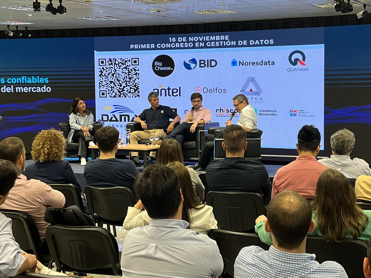 <a href="/VirginiaPardoUY/">Virginia Pardo</a>, Juan Ignacio Gadola y   <a href="/guille_spinelli/">Guillermo Spinelli</a>, junto a <a href="/javierbarreiro/">Javier Barreiro</a> formaron parte del último panel del día sobre Datos en Uruguay.

#datos #gestiondedatos #congresoDAMAUY