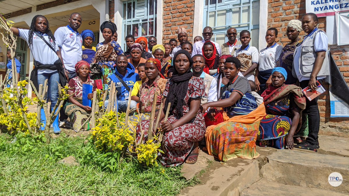 drc_tpo's tweet photo. La population de Kalehe témoigne le progrès vécu dans la lutte contre la malnutrition grâce à PINS.
Ce projet est financé par la #DDC à travers @CaritasCongo et mis en œuvre par le duo #TPODRC - #BDOM https://t.co/fRJgAlCdFf