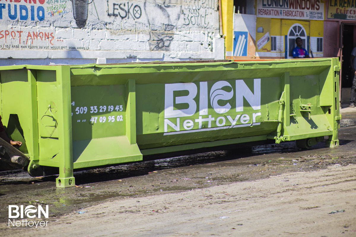 biennettoyer's tweet photo. Benne à ordures Cité Lescot au Cap-Haïtien #okap #okappwòp #caphaitien #biennettoyer #green https://t.co/lHLVybC6J8