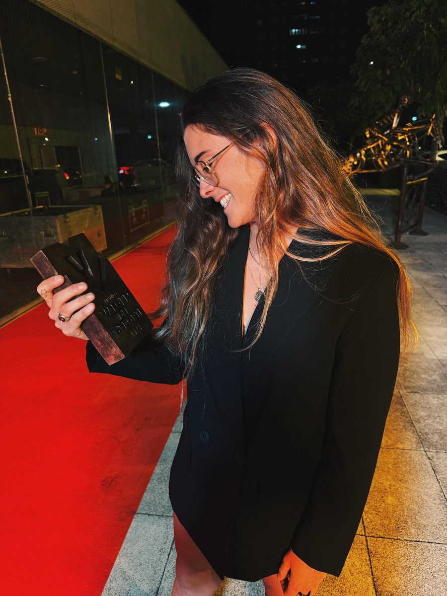 giselapulido's tweet photo. Merci, @diariosport 🙈✨
Premio Valores Superación 🏆

#kitesurf #sport https://t.co/8Kk3xBcmjo
