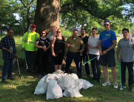 JohnsByrne's tweet image. Recycling never looked soo good!♻️

To honor, #AmericaRecyclesDay, we&apos;re featuring the JohnsByrne Green Committee with throwbacks from some of our favorite volunteer community outings. 

#BeRecycled #ARD2023 #sustainability #johnsbyrne
