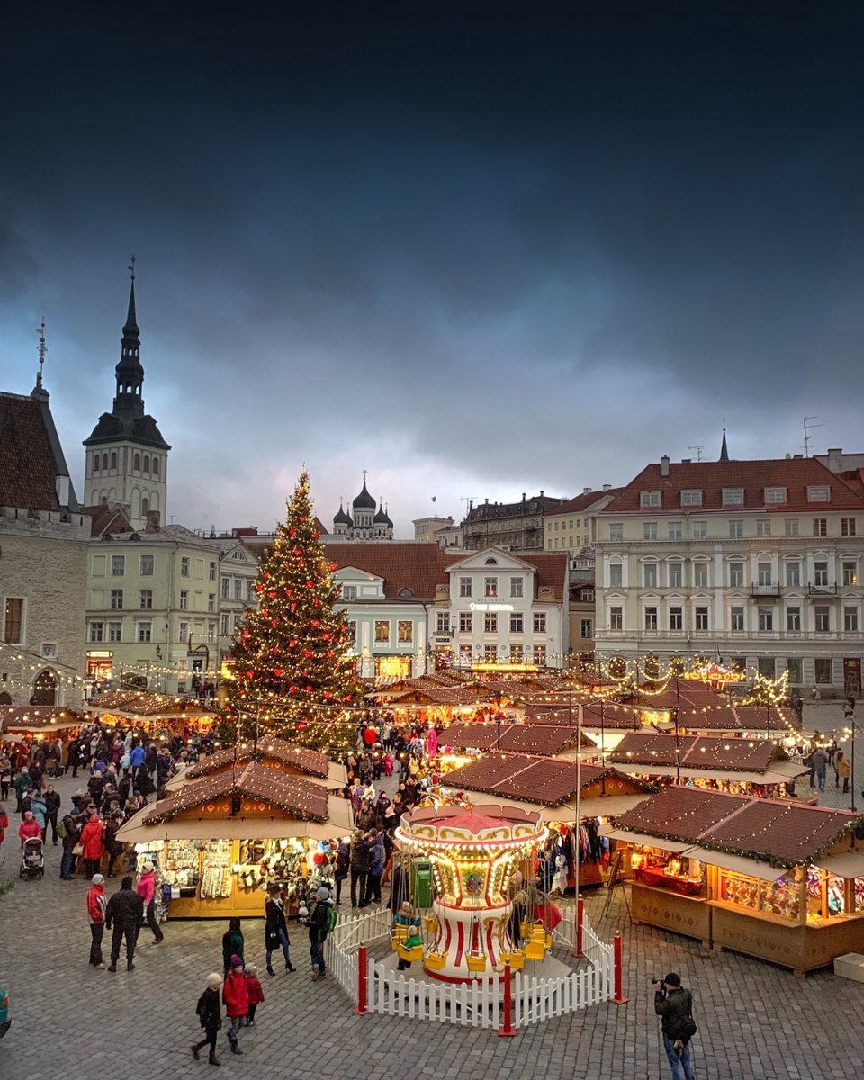 muchoviaje's tweet photo. 🎄Calles empedradas, edificios históricos y el aroma a canela en el aire. Asómate a los encantadores mercadillos navideños en ciudades europeas.
¡Descubre la Navidad fuera de lo común!
#viajamuchomas
https://t.co/7hw7Eceg7s https://t.co/L4Z9ondBTI