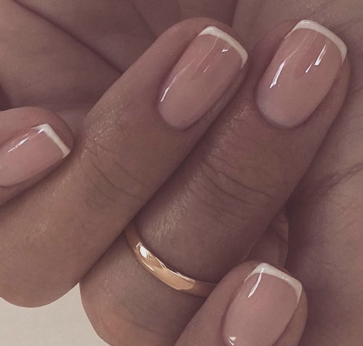 French Manicure 💅 #queensway #manicurelondon #manicure #gelmani #shellacnails #londonbeauty #bayswater #nails