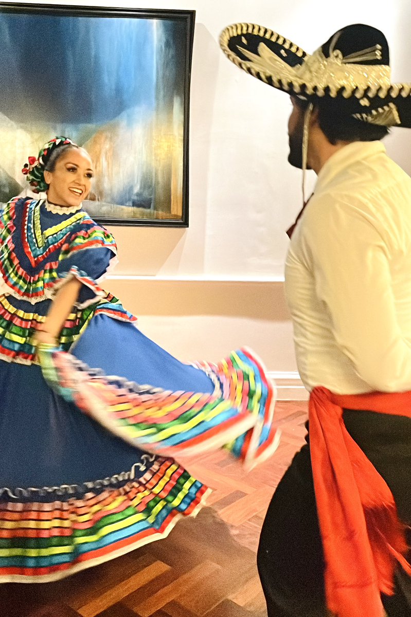 MestizoFolklore's tweet photo. Gracias por la invitación @Embamexru y a la Embajadora @josefagbom al bonito evento privado.  Mostrando nuestro #Folkore de #Nayarit y #Jalisco
🇲🇽🇬🇧🎶🇲🇽🇬🇧🎶 en #Londres https://t.co/02PjXTASMD