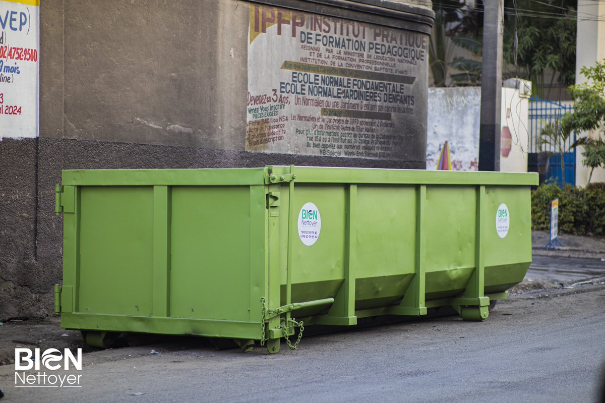 biennettoyer's tweet photo. Benne à ordures Rue 14 A Cap-Haïtien 
#okap #pwòp #dechet #fatra #ordure #benne #caphaitien #haiti #ayiti https://t.co/rK0snk7T6b