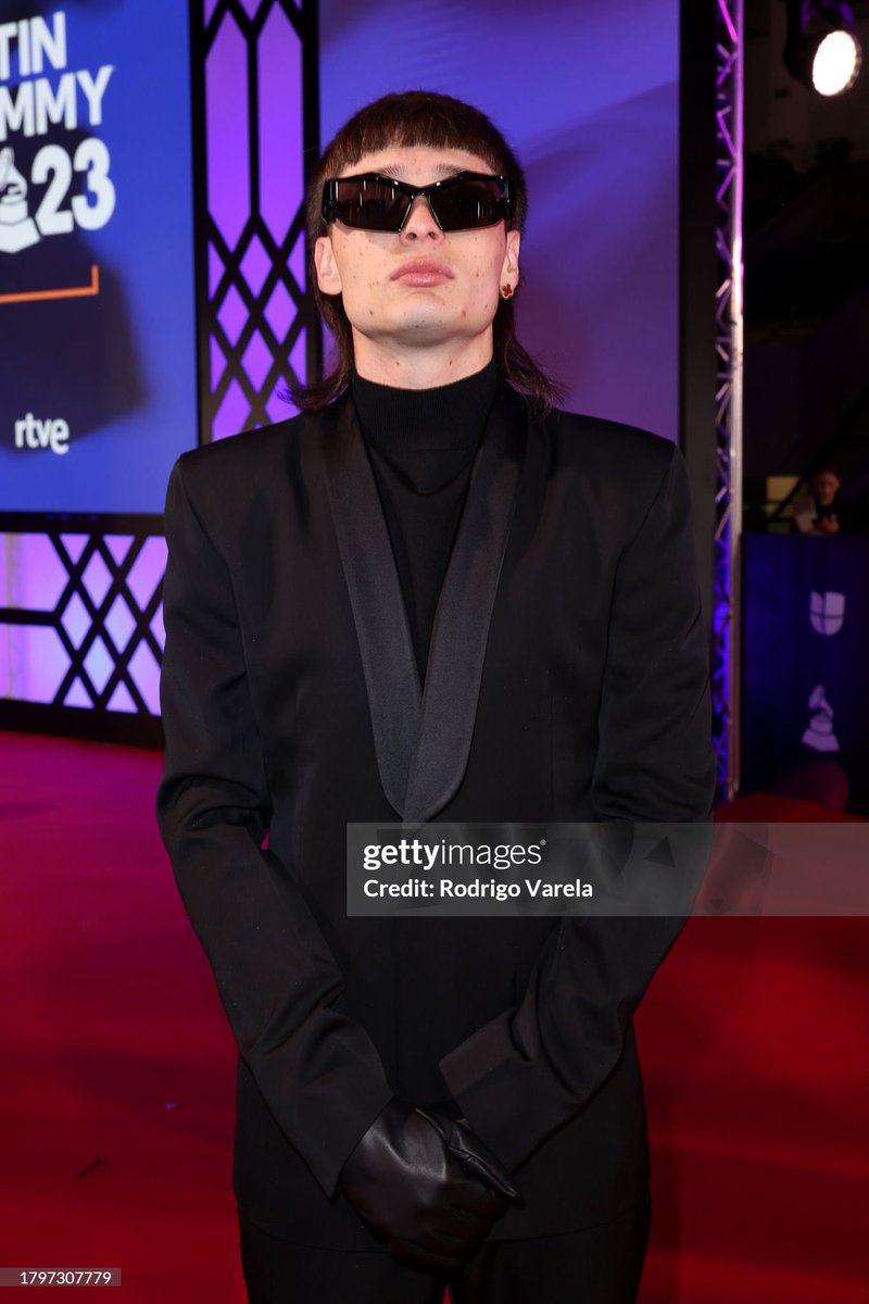 PesoPlumaData's tweet photo. Peso Pluma en los #LatinGRAMMY https://t.co/lLsscHfFHV