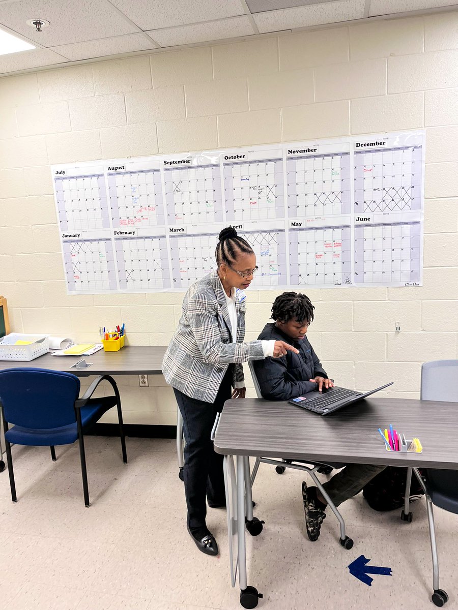 Thank you so much Ms. Valencia Thompson for serving as our Principal for A Day. You are officially a Hornet!💙<a href="/HandMiddleSC/">Hand Middle School</a> <a href="/RichlandOne/">Richland One Schools</a>