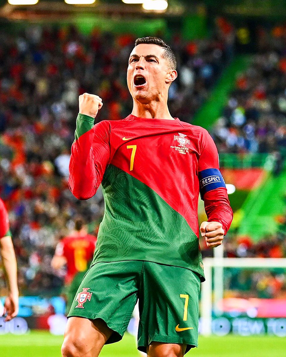 ActuFoot_'s tweet photo. Personne n'a marqué plus de buts que Cristiano Ronaldo (10) dans ces qualifications de l'Euro 2024. ⚽️🇵🇹

38 ans. 🐐 https://t.co/0CP06ha8AQ
