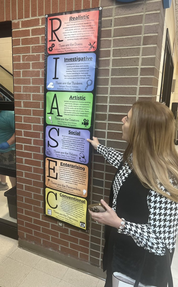 EFMSWarriors's tweet photo. Thank You @EdHidalgoSD for the BEST day ever! Your knowledge &amp; expertise on building a common language with students about their strengths, interests, &amp; values is incredible. Thank you for the professional development! Keep that passion - it’s contagious. #RIASEC #COMMONLANGUAGE https://t.co/8bY1jIfmI9