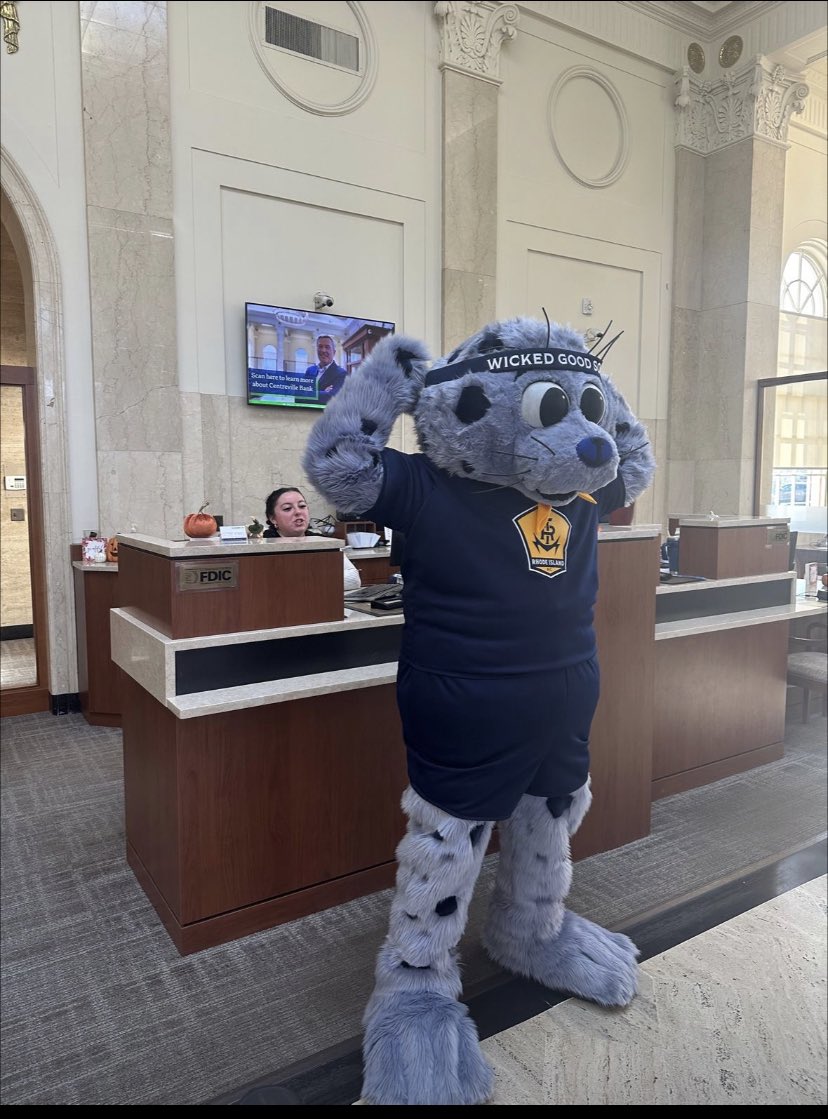 PAOLAinRI's tweet photo. Some new friends came to visit us today!  Very excited to join @RhodeIslandFC as the club’s official banking partner. ⚽️⚓️⚽️. Mi gente vamos a jugar fútbol. Let’s go!! #Wickedgoodsoccer #Centrevillebank https://t.co/R7M0yS64v6