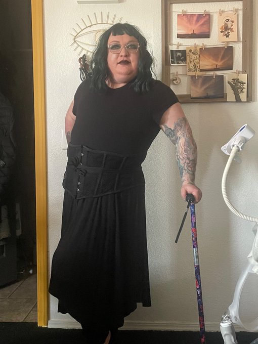 Goth girlboyfriend #thotthursday https://t.co/rjElDEfIHP<a href="/tag/thotthursday"class="tags">#thotthursday</a>