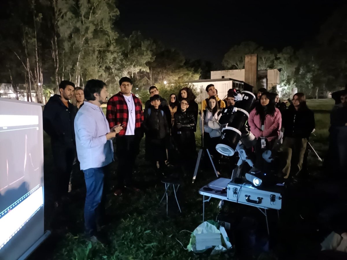 🗣️Finalizamos el día compartiendo la jornada de Observación Astronómica 🔭 ✨celebrada en el Campus de Rabanales,
Nuestro agradecimiento a la Agrupación Astronómica de Córdoba y Aula de #AstronomíaUCO #SanAlbertoMagno #CienciasUCO