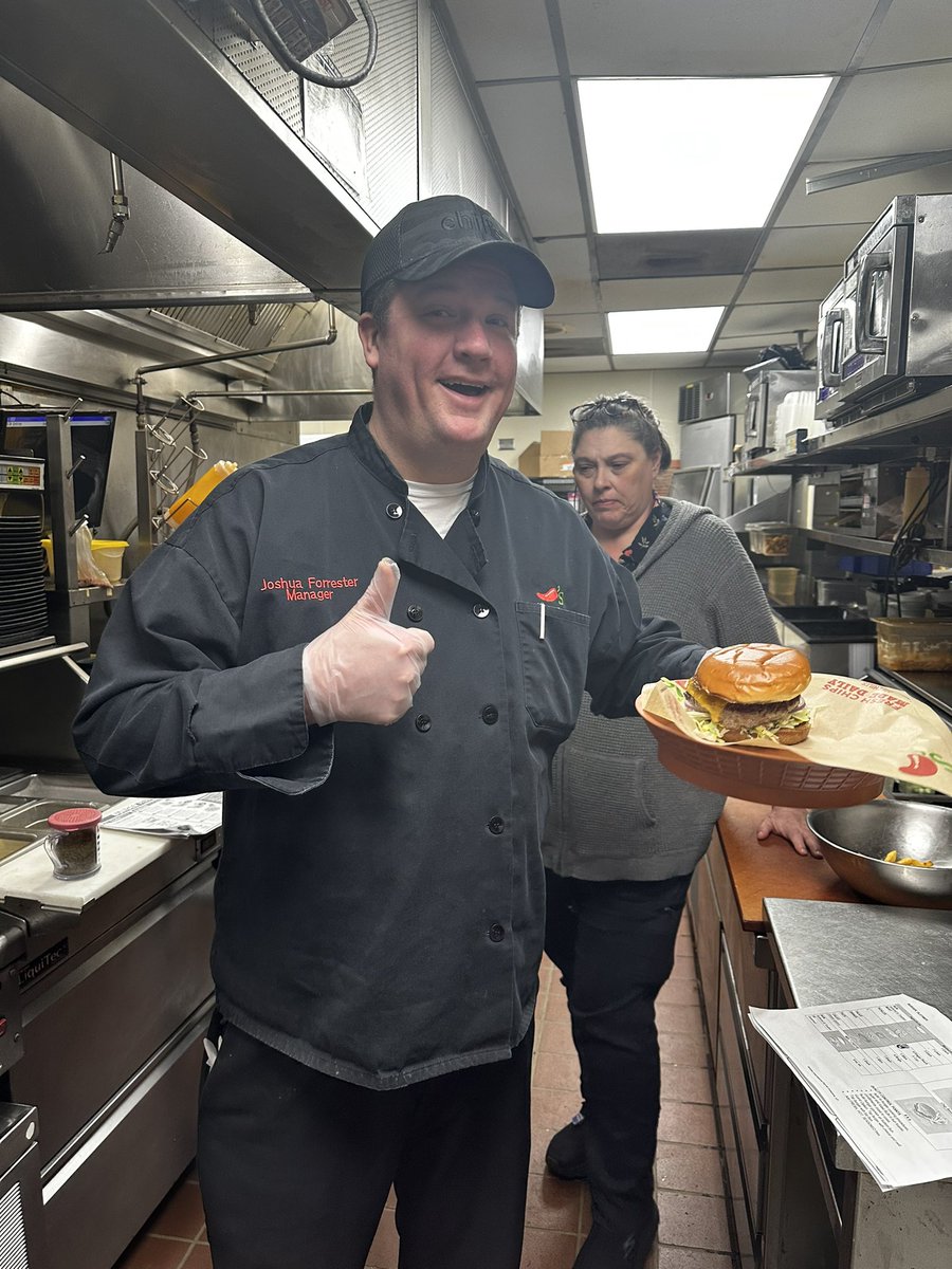 yardbird83's tweet photo. Q2 Big Swings Meeting @Chilis Oswego! Some recognition, alignment, ๐ and ๐ perfection and commitment to detail ๐งผ! Looking forward to seeing what this squad can accomplish in the rest of โ23! #chilislove #chilisclean #hotandfast @GumpMike @NicholasBPaxton https://t.co/5xtAHQyDJ1