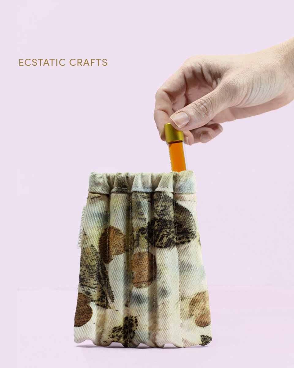 EcstaticCrafts's tweet photo. We are excited to announce the creation of the Botanical Tincture Wand Holder 🪄

A new case that reflects the Beauty and changing essence of nature and allows you to comfortably carry your favorite wands.

#EcstaticCrafts
(1/5) https://t.co/dynbaycXD7