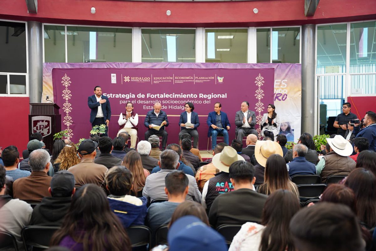 PlaneacionHgo's tweet photo. Con la participación de estudiantes, empresarios, investigadores y representantes municipales, el coordinador general de Evaluación y Políticas Públicas, @andressotovelaz realizó la instalación de las mesas de trabajo de @ONUMX y @PNUD_Mexico. https://t.co/HcpNugNRuE