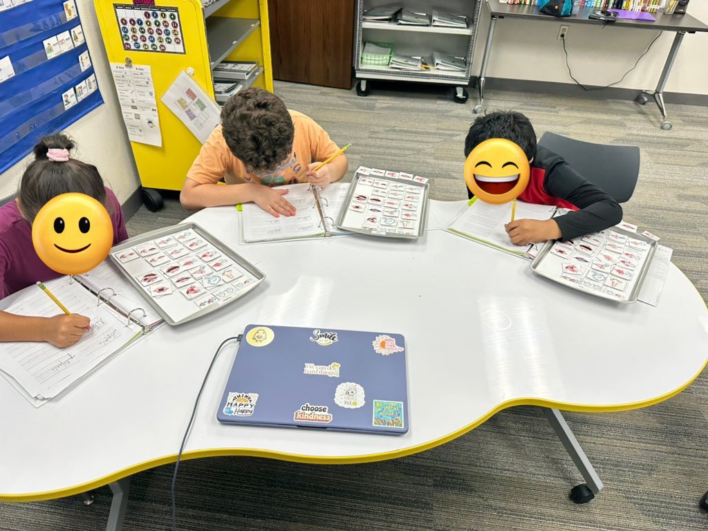 Back with my friends <a href="/CRECoyotes/">Canyon Ranch Elementary</a> 🐺💛 “just like old times” 🥰