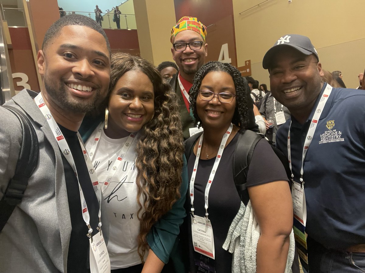 So happy to be back at #ABRCMS2023! Feels like home! 🖤👨🏽‍🔬👩🏽‍🔬 @phdgprotein86 @NathanASmith1 @GeorgiaLab_USC @USCDornsife @mcb_usc