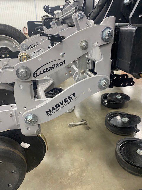 BottomLineSolu1's tweet photo. SHOP work today ~ A new Harvest International PB series 1 bar 12r30 getting built with @PrecisionPlant #DeltaForce, #vDrive, #REVEAL @YetterFarmEquip poly twister closing wheels. If you want to learn more about this project contact us at 309-253-1383.
#BLSyourPrecisionAgSource https://t.co/mcn8SAfH3d