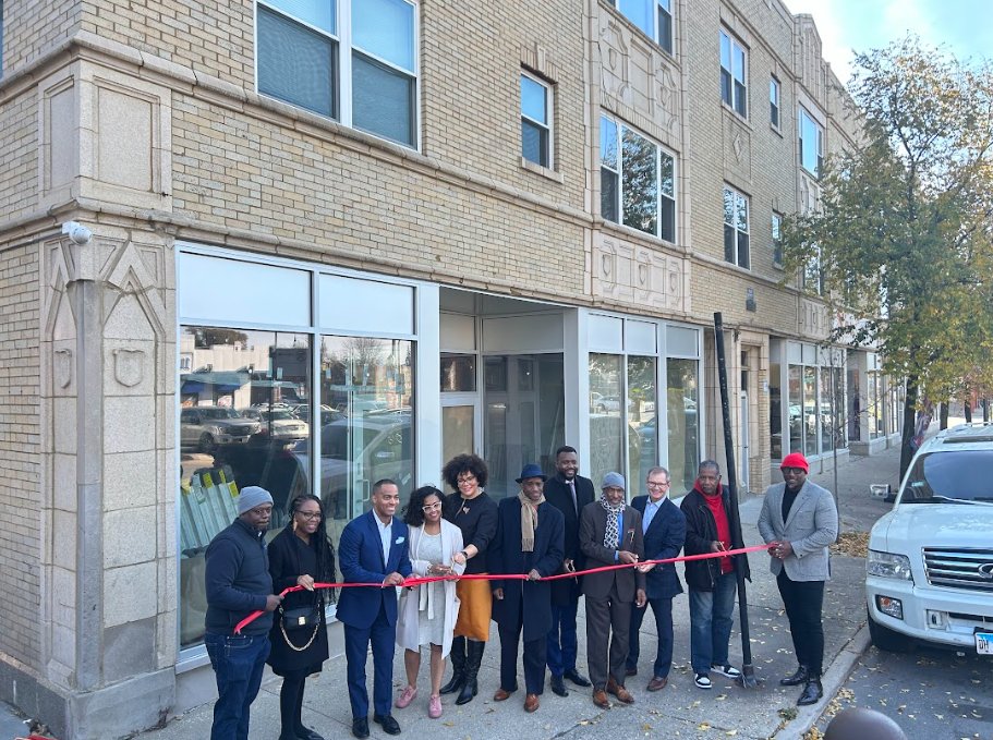 ChicagoDOH's tweet photo. Congrats @AJPatton10 @LISCChicago @MooreforIL & others on the renovation of a housing development along the 79th St. corridor in #AuburnGresham. With $500,000 from DOH, the project features 28 affordable, high-efficiency units. Learn more: https://t.co/EMhYLRGUn3 https://t.co/ThSVFxUE8J