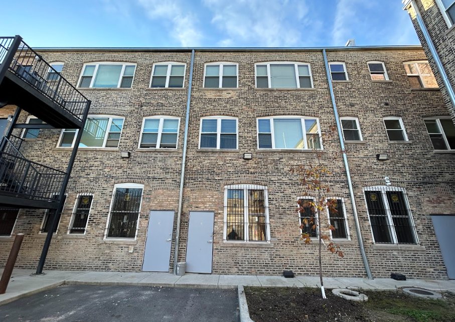 ChicagoDOH's tweet photo. Congrats @AJPatton10 @LISCChicago @MooreforIL & others on the renovation of a housing development along the 79th St. corridor in #AuburnGresham. With $500,000 from DOH, the project features 28 affordable, high-efficiency units. Learn more: https://t.co/EMhYLRGUn3 https://t.co/ThSVFxUE8J