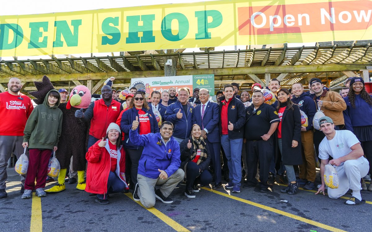 Mayor Mike Spano (@mayormikespano) on Twitter photo I lost count as to how many turkeys we handed out during the 44th annual turkey brigade! Thank you <a href="/StewLeonards/">Stew Leonard's</a> <a href="/YonkersPD/">Yonkers Police HQ</a> <a href="/YonkersFire/">Yonkers Firefighters</a> for teaming up once again for this great event helping to feed families. I lost count as to how many turkeys we handed out during the 44th annual turkey brigade! Thank you <a href="/StewLeonards/">Stew Leonard's</a> <a href="/YonkersPD/">Yonkers Police HQ</a> <a href="/YonkersFire/">Yonkers Firefighters</a> for teaming up once again for this great event helping to feed families.