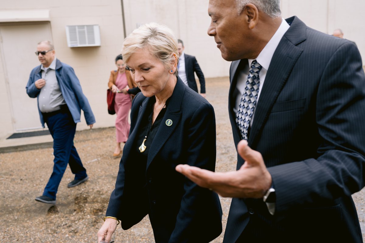 Tog4LA's tweet photo. Sec. Granholm said, "We are thrilled to celebrate the completion of the seventh #CommunityLighthouse in Louisiana. This project is a testament to the power of grassroots organizations and their commitment to creating resilient and sustainable communities." https://t.co/0IJMr6dfK7