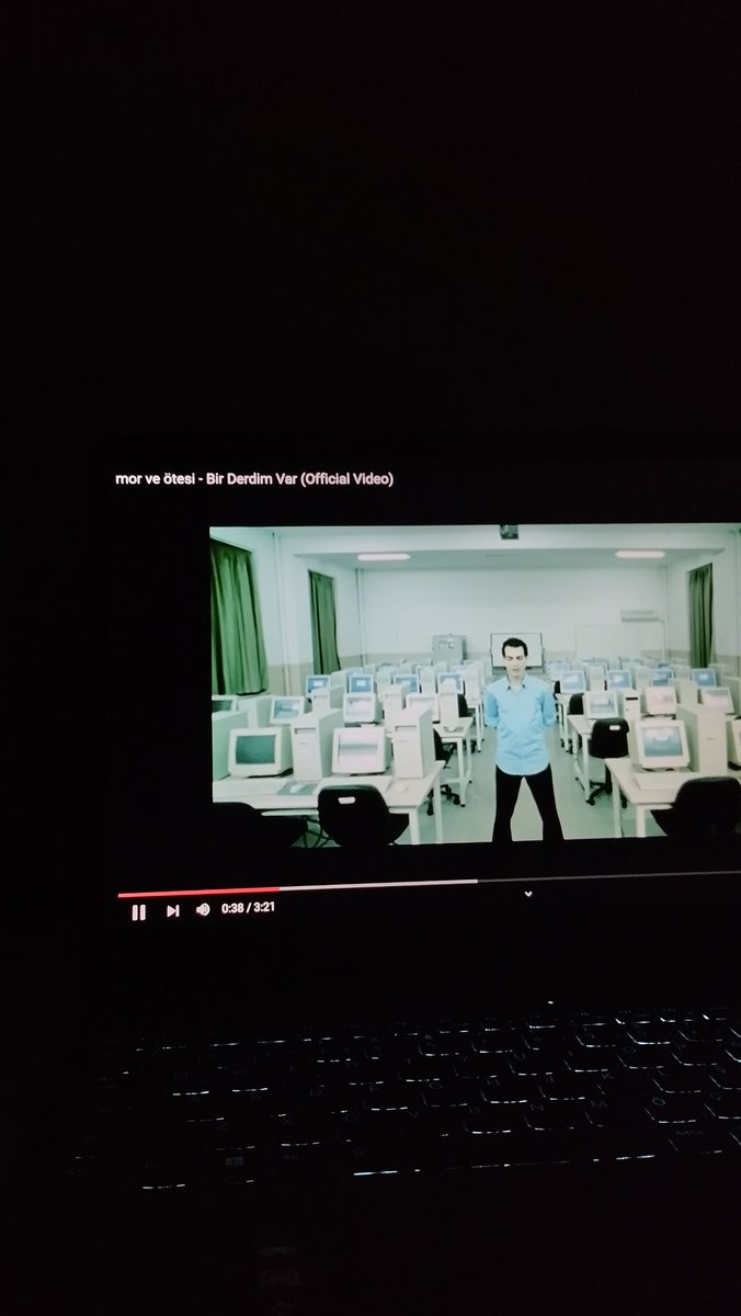 Herkes neden düşman