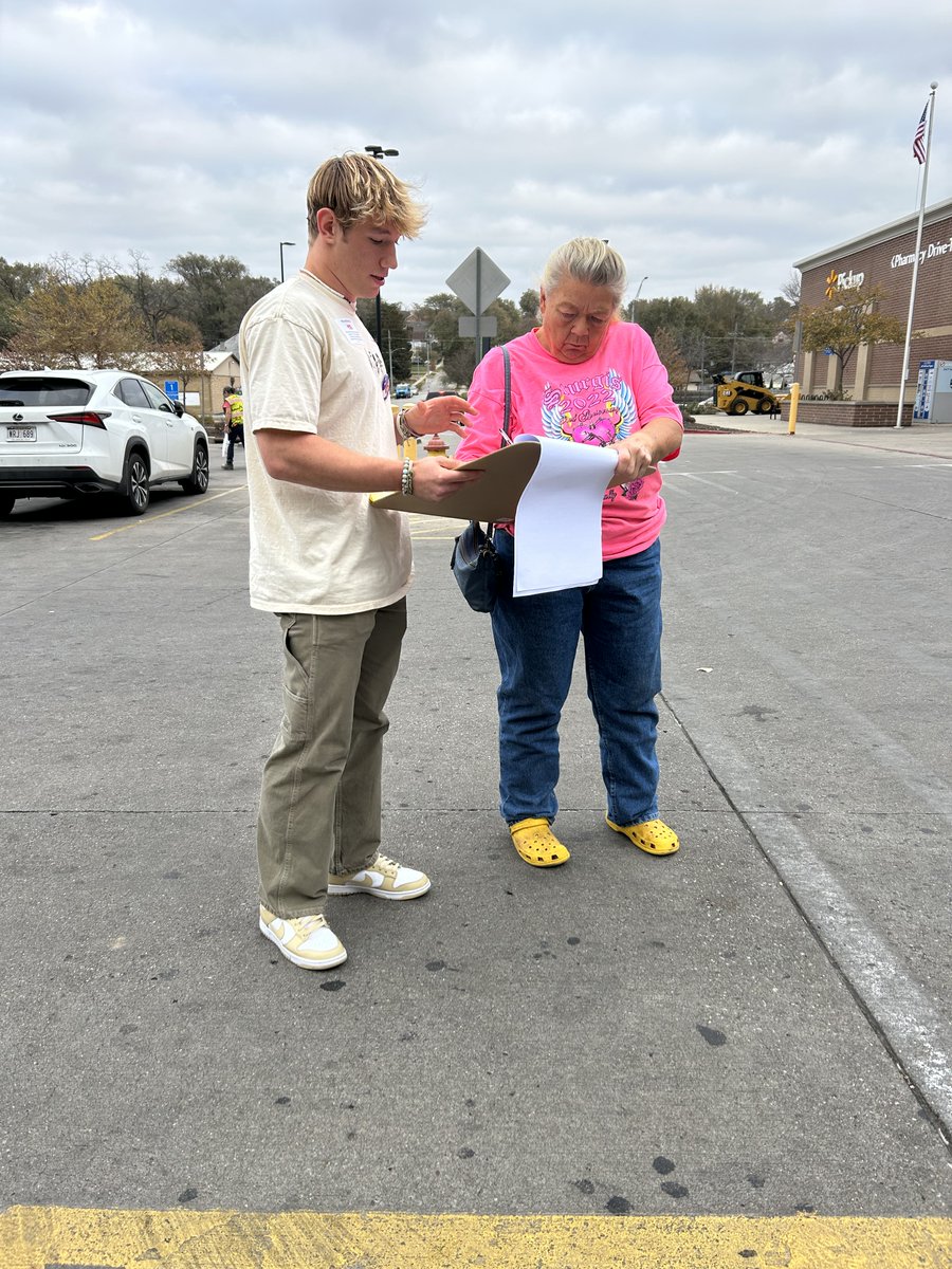 EPICOptionVols's tweet photo. Meet Jayce EPIC Options Statewide Volunteer Coordinator, educating voters and getting the word out on our cause!🎉 https://t.co/TVO9hfSuvg