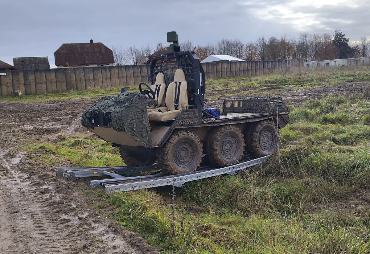 Can your ladders do this?
Great days testing with
@BritishArmy #ArmyWarfightingExperiment (AWE).
2.4Te UGV
6No. 1.2m sectional ladders 
25% overstress….Repeated 8 times
#MilitaryTechnology #DefenceProcurement #Innovation #AWE #OnTheSoldier #BluntAndDislocate #TrialAndDevelopment