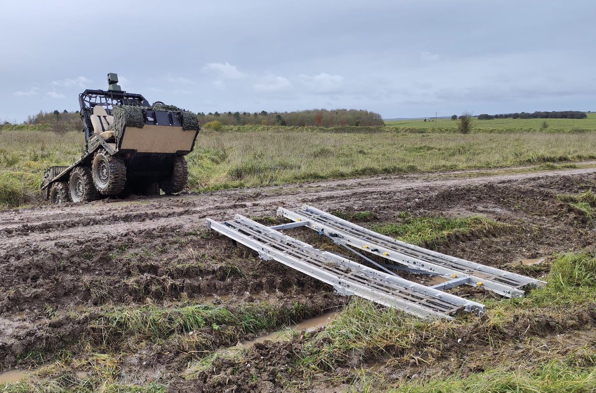 EasiBridge's tweet image. Can your ladders do this?
Great days testing with
@BritishArmy #ArmyWarfightingExperiment (AWE).
2.4Te UGV
6No. 1.2m sectional ladders
25% overstress….Repeated 8 times
#MilitaryTechnology #DefenceProcurement #Innovation #AWE #OnTheSoldier #BluntAndDislocate #TrialAndDevelopment