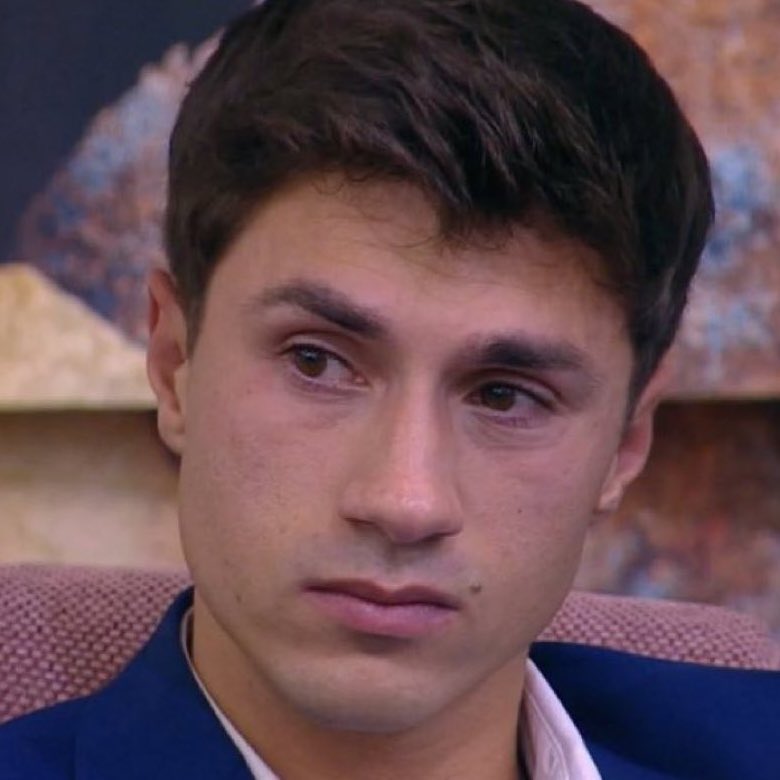 trashastrale's tweet photo. Innamorato perso, cotto, fritto. 
#GrandeFratello https://t.co/ROLHfmOZm9