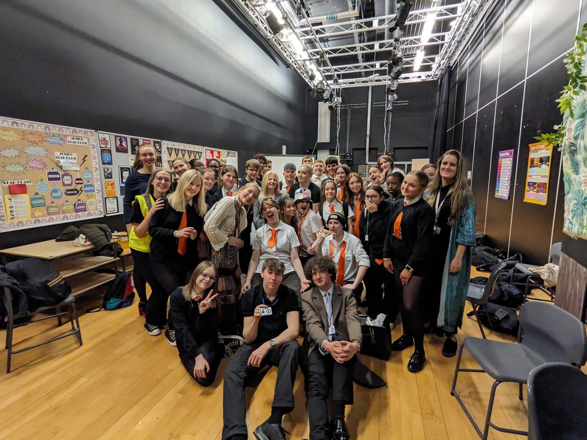 msbailliedrama's tweet photo. What a great bunch of people! A massive well done to the cast and crew of our school play “Our Day Out” 😃 @GrangemouthHS @mswhitehead_ https://t.co/USQBzoVUZf