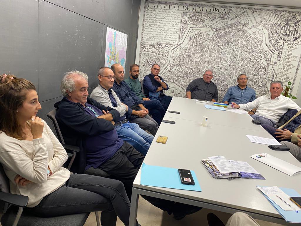 ToniDeudero's tweet photo. Reunión en la sede de la Comisión del Comercio Especializado del #PP de #Palma ayer 15/11/2023

@popularespalma https://t.co/Ut0IsgOgf8