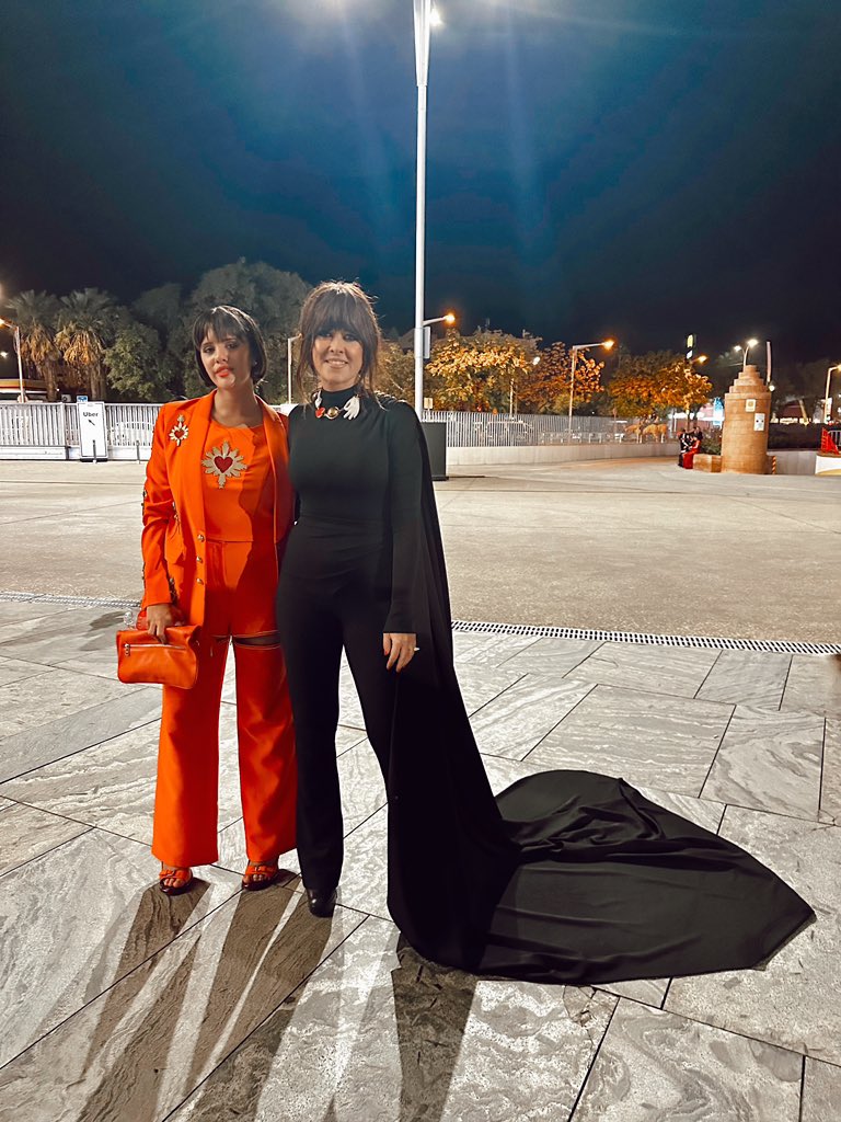 CamiluOficial's tweet photo. Con mi favorita @vanesamartin_ 🧡 #LatinGRAMMYs https://t.co/oPz6tQFgoK