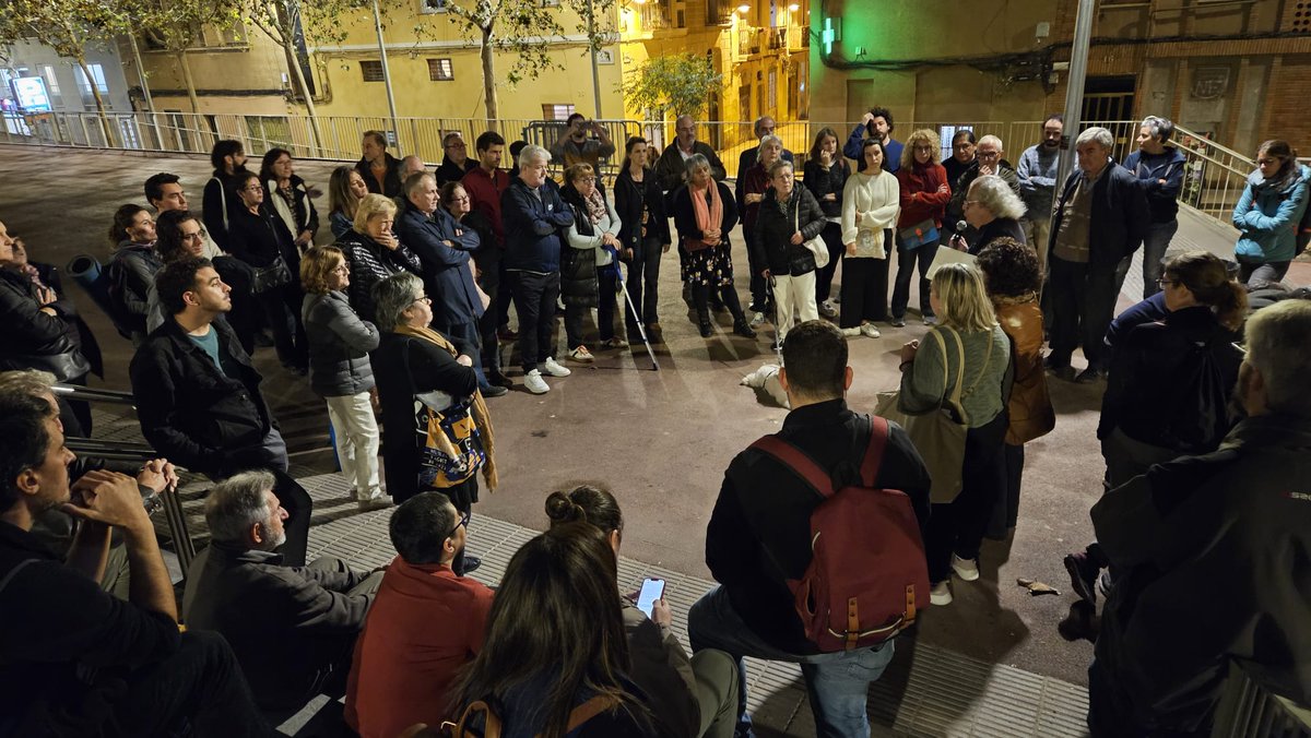 ToniM20's tweet photo. L'assemblea veïnal convocada per plataforma Llibertat-Monistrol ha acordat concentracions diàries a les 19.30 a Travessera Torrent de l'Olla i coordinació amb @AAbaceria  i  plataformes de Ros d'Olano i Mila i Fontanals. ni megamercats ni autopistes @festagracia @CarrerLlibertat https://t.co/opjNPxUMQI