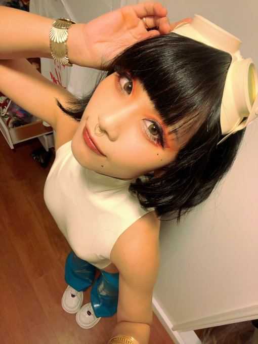 どうにもこうにも時差ボケ治りません！どうしよう！ https://t.co/h4VLmS1Nr2