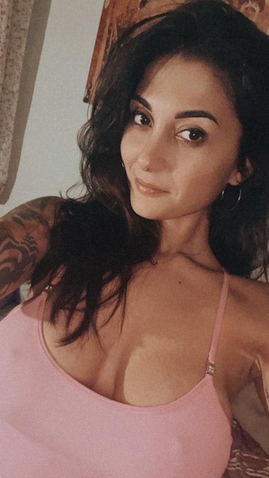 Prontissima la bellissima Sally Blu 🌶 💦 💣 vi aspetta numerosissimi ore 23.00 su 🔞https://t.co/Un1k7wQtwC🔞