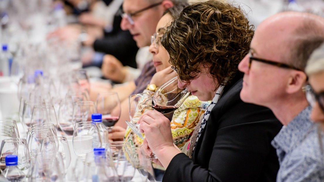 #WineBiz: Check out @WIAssociation's the round up of top wine trade shows and fairs for 2024 with industry events in North America, Europe and Asia. The list includes a preview of #VIWF. Our Trade Days run Feb 28-Mar 1 with passes available on Dec 13. bit.ly/3SKyZTf