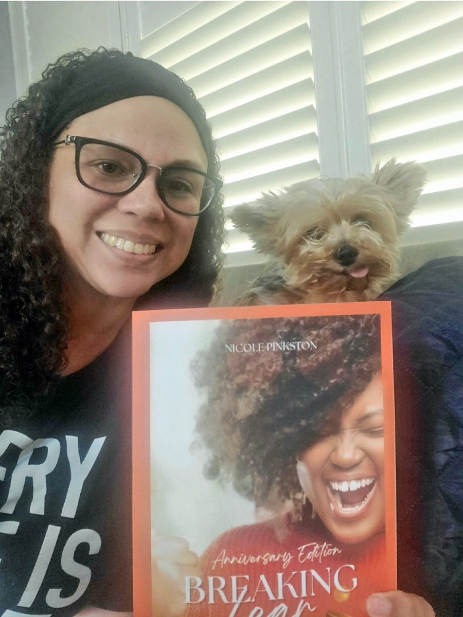 AjaSmith_'s tweet photo. Thank you .@MRSpinkston85 for your book!! I feel extra special for the mention 😊😊
Ms. Fanny supporting too!!
#Breakingfear https://t.co/MajZbHKNJs