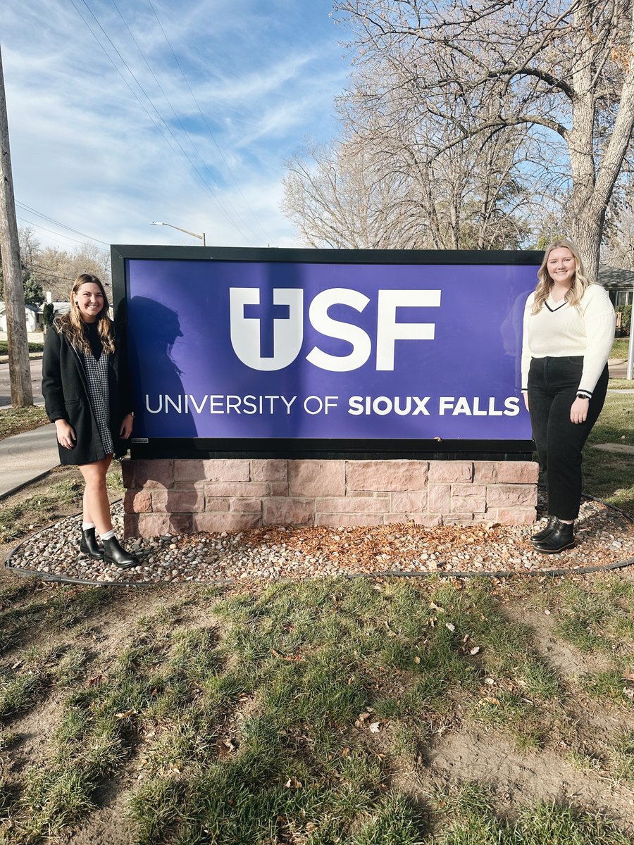 USF_Vessel's tweet photo. Our TV Production class had a great visit this week from Kaitlyn Kumm and Renae Vinzant from @TheSampsonHouse !  Thank you so much for sharing your experience and all the full service marketing work The Sampson House does in South Dakota! #thesampsonhouse #UniversityofSiouxFalls https://t.co/sTF79Bq4HF