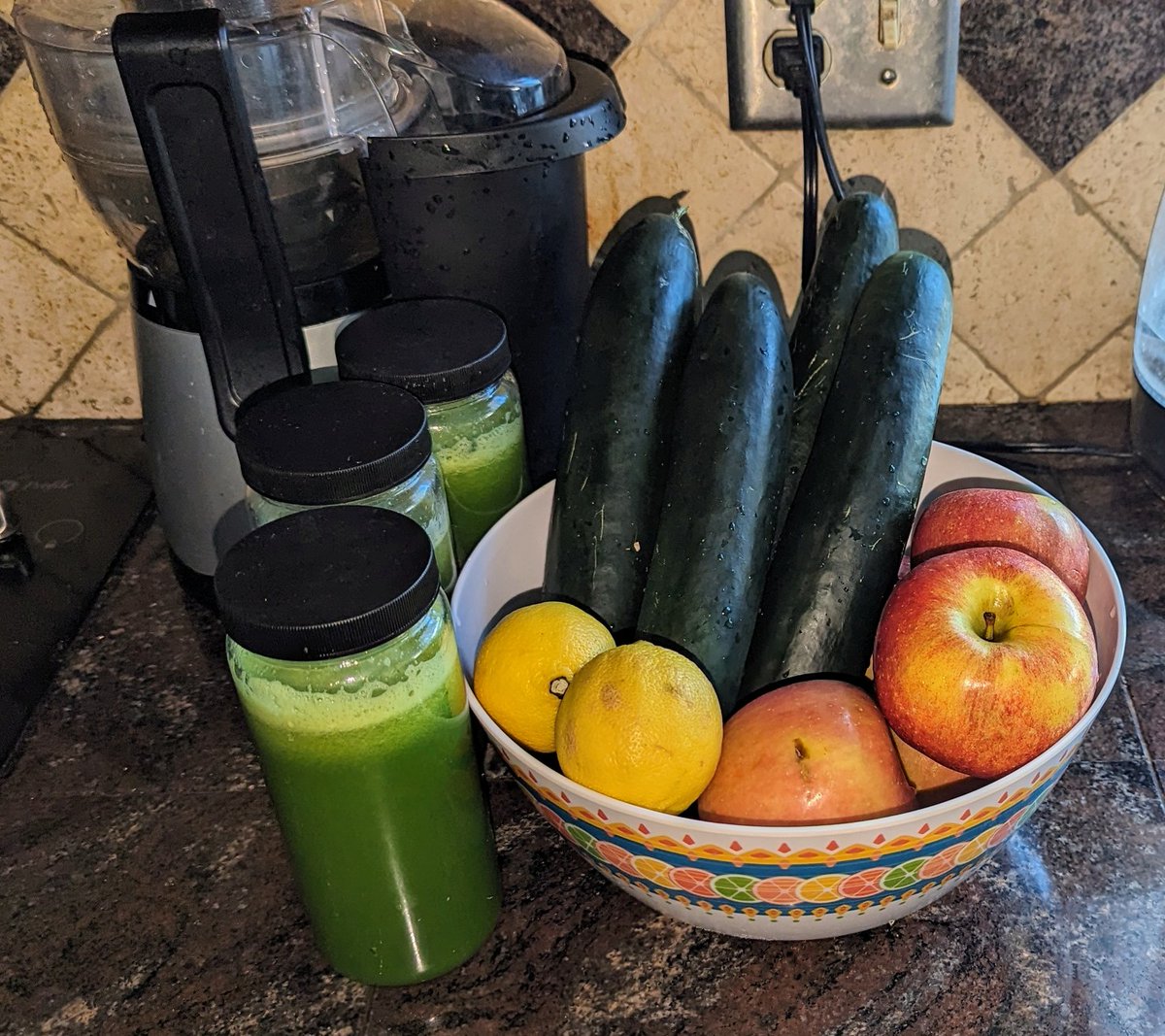 catspridekmj's tweet photo. Refreshing!  Cucumber lemon apple juice. 
#juice #veganfood https://t.co/Ii9M4EP6es