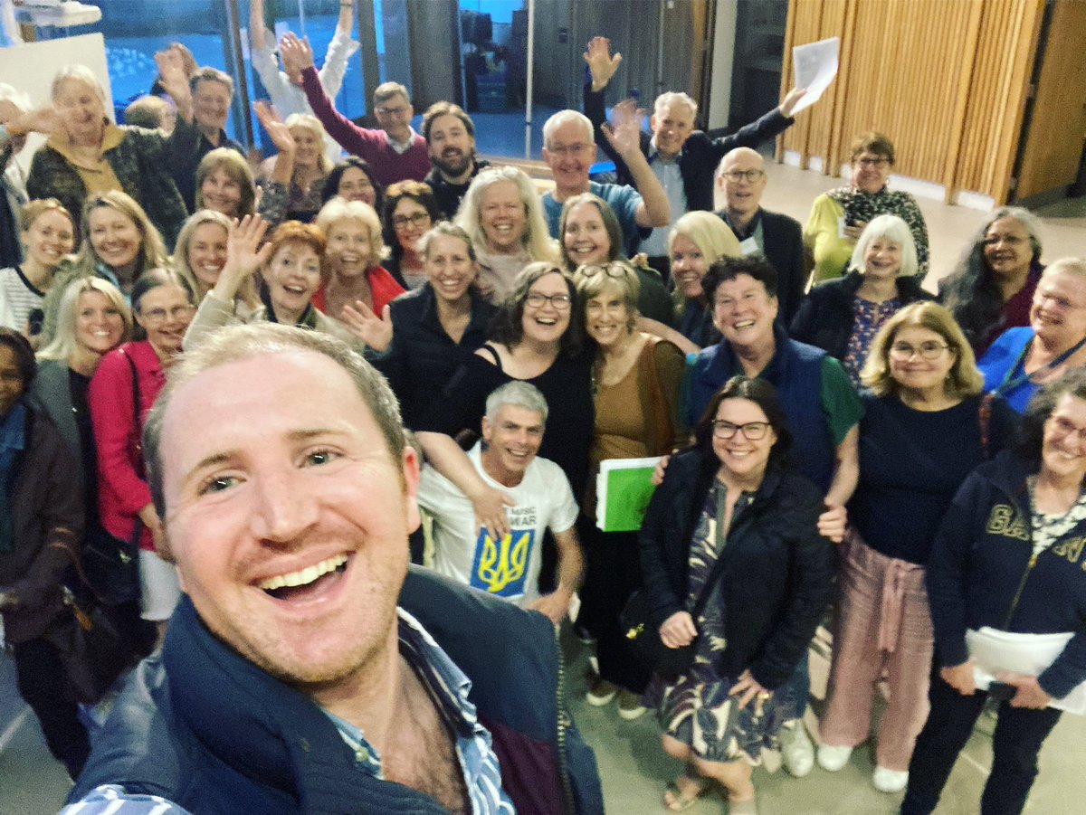 AntoineDingDong's tweet photo. Congratulations @SingBarnes for another FANTASTIC rehearsal! 🎄✨

It is my joy to be the conductor for this group for the Christmas Season and we have some TREAT performances coming up! More details next week!…

📸Old Photo reused! https://t.co/cY8jwEX6Ax