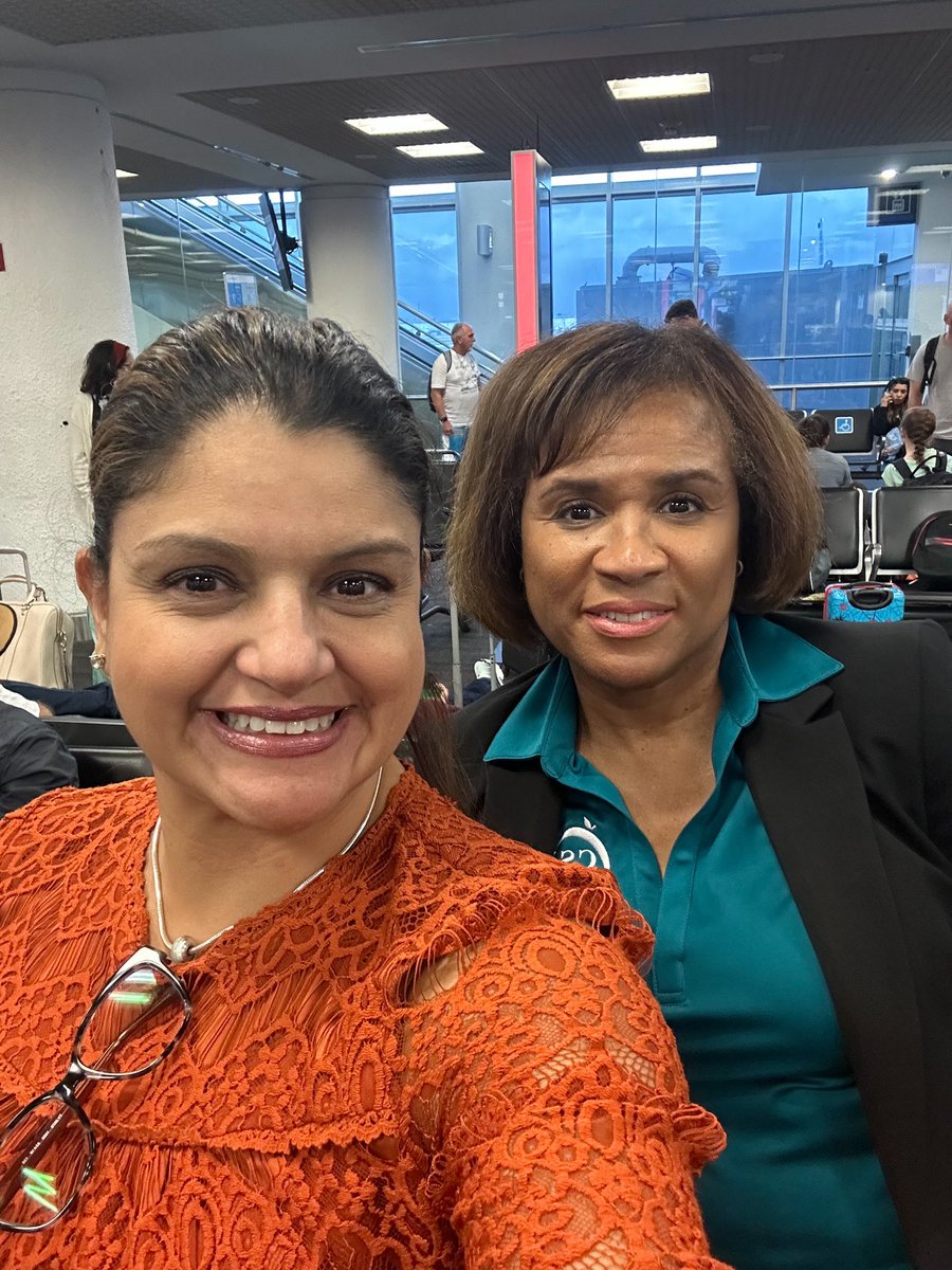 CSUSA_MLs's tweet photo. Spent the day with great leaders at Downtown Miami Charter School!  From the moment you walk through their doors, you feel at home.  @Livin2Lead #MLsupport #CSUSAproud @CSUSAhq https://t.co/TM1eISclK0