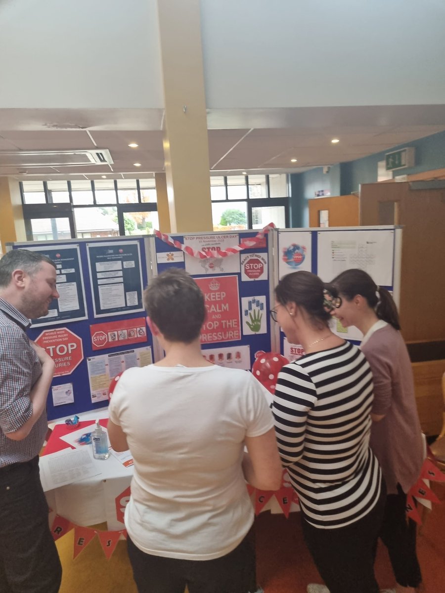 LibbyMcgrane's tweet photo. 🛑 STOP Pressure Ulcer Day 2023 🛑
TIME TO ACT, TO KEEP THE SKIN INTACT!
Our TVN CNS @Eimer33851748 raising awareness on prevention and treatment of pressure ulcers with staff, patients, and members of the public today🤝🚩 @ourladyshospice #PUTZ
#stopPUday #stopPUday2023 https://t.co/5X2RxpNuiK