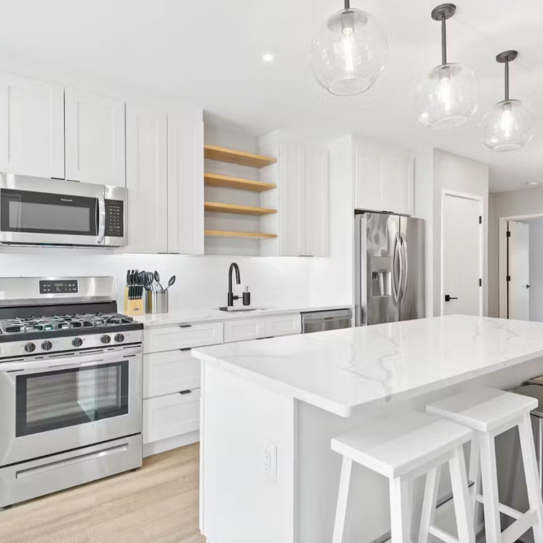 RoomsieDC's tweet photo. Spice 🔥 up your culinary game at this Roomsie property! 👩🏻‍🍳🍳 https://t.co/fkN1PBpB7n