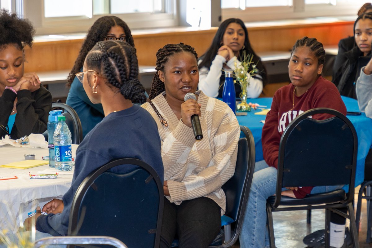 MDarrisawAkil's tweet photo. Thank you to @Voice4Equity for facilitating a policy workshop for girls with the students of @UniondaleUFSD and @MalverneUFSD with Dr. Alicia Thompson and Ronique Hicks from Discovery Education.  Our girls felt heard and affirmed and they learned how to affect policy change. https://t.co/BpUBvViup0